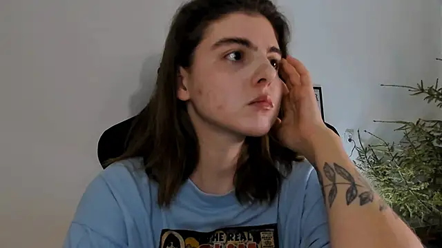 Snapshot of emmamurrr chatting on 01/10/25, 06:38 emmamurrr online show from 01/10/25, 06:38