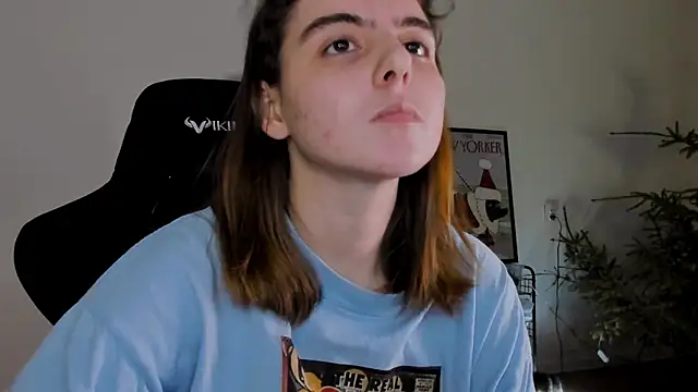 Snapshot of emmamurrr chatting on 01/14/25, 07:43 emmamurrr online show from 01/14/25, 07:43