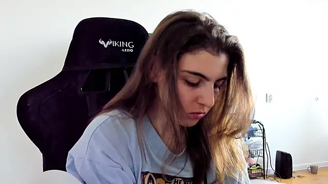 Snapshot of emmamurrr chatting on 09/27/25, 10:53 emmamurrr online show from 09/27/25, 10:53