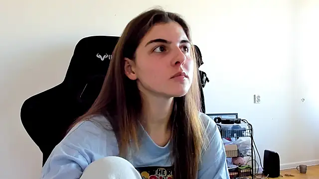 Snapshot of emmamurrr chatting on 10/01/25, 10:43 emmamurrr online show from 10/01/25, 10:43