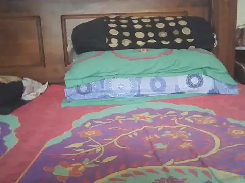 Snapshot of Nuttysub chatting on 10/30/25, 01:40 Nuttysub online show from 10/30/25, 01:40