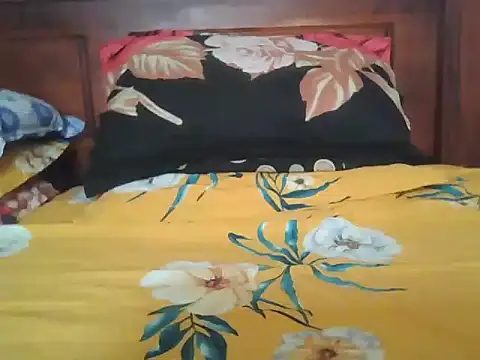 Snapshot of Nuttysub chatting on 11/19/25, 02:44 Nuttysub online show from 11/19/25, 02:44