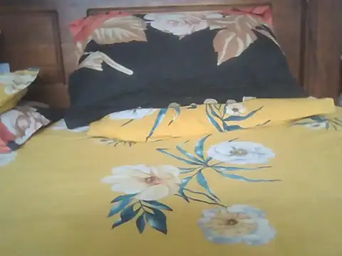 Snapshot of Nuttysub chatting on 11/24/25, 01:38 Nuttysub online show from 11/24/25, 01:38