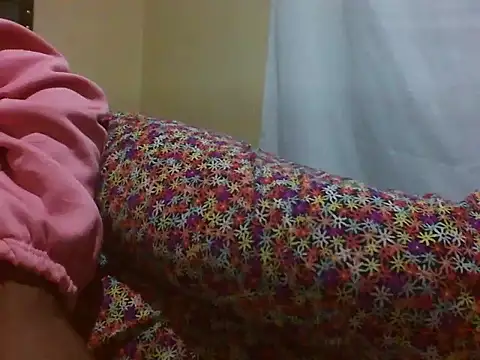 Snapshot of Sexy_Riri chatting on 07/15/26, 12:16 Sexy Riri online show from 07/15/26, 12:16