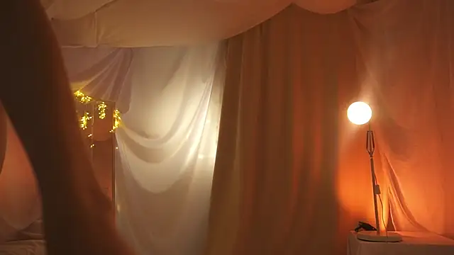 Snapshot of arizonasunrise chatting on 01/25/25, 02:47 arizonasunrise online show from 01/25/25, 02:47