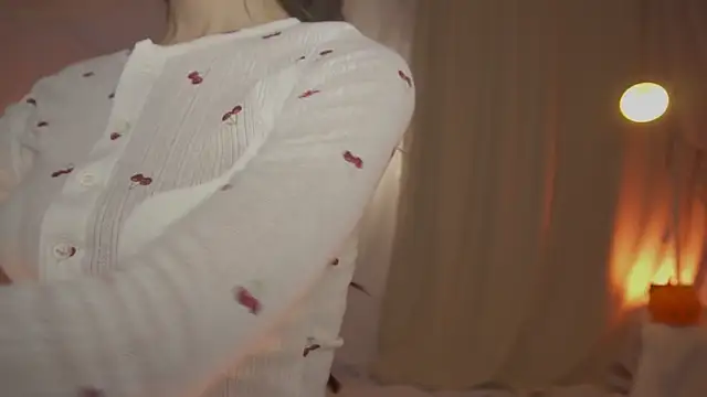 Snapshot of arizonasunrise chatting on 11/09/25, 10:19 arizonasunrise online show from 11/09/25, 10:19