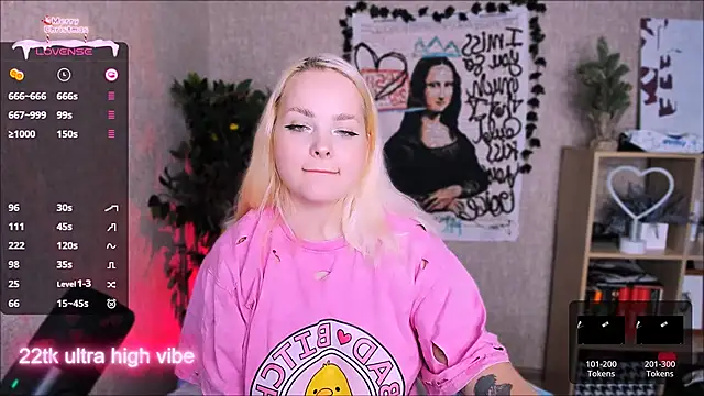 Snapshot of flower_sarah_ chatting on 12/15/24, 09:03 flower sarah  online show from 12/15/24, 09:03