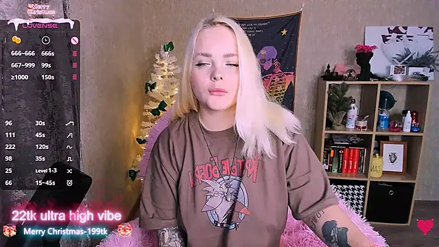 Snapshot of flower_sarah_ chatting on 12/26/24, 07:56 flower sarah  online show from 12/26/24, 07:56