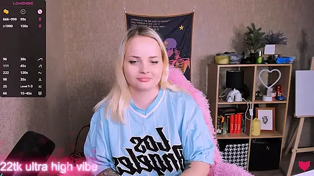 Snapshot of flower_sarah_ chatting on 02/09/25, 03:34 flower sarah  online show from 02/09/25, 03:34