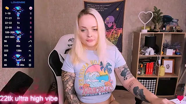 Snapshot of flower_sarah_ chatting on 02/12/25, 10:56 flower sarah  online show from 02/12/25, 10:56