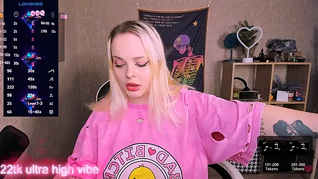 Snapshot of flower_sarah_ chatting on 02/14/25, 06:23 flower sarah  online show from 02/14/25, 06:23