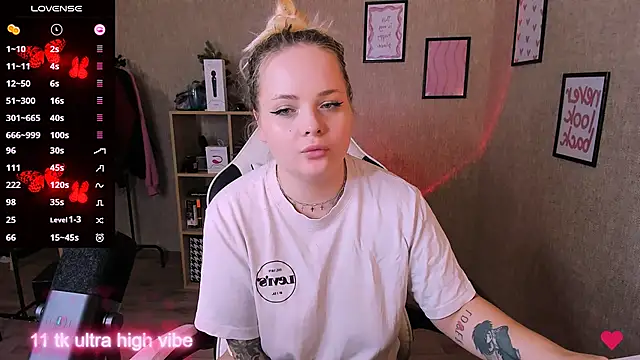 Snapshot of flower_sarah_ chatting on 02/23/25, 05:29 flower sarah  online show from 02/23/25, 05:29