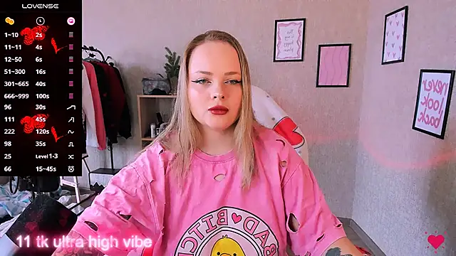 Snapshot of flower_sarah_ chatting on 03/19/25, 10:33 flower sarah  online show from 03/19/25, 10:33