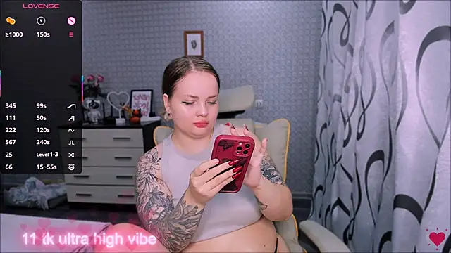 Snapshot of flower_sarah_ chatting on 10/22/25, 11:54 flower sarah  online show from 10/22/25, 11:54