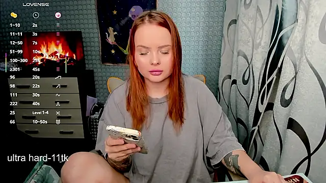 Snapshot of flower_sarah_ chatting on 03/28/26, 12:49 flower sarah online show from 03/28/26, 12:49