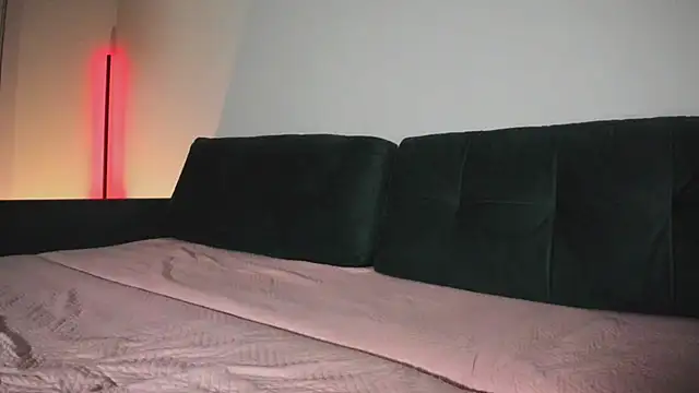 Snapshot of Midnight_Mi chatting on 02/16/25, 03:27 Midnight Mi online show from 02/16/25, 03:27