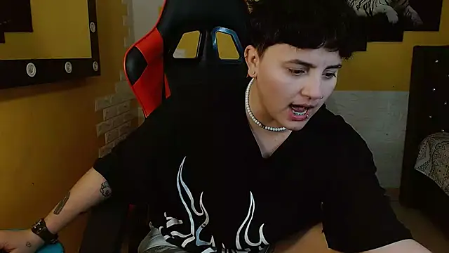 isabeautyx19 online show from 11/20/25, 02:23