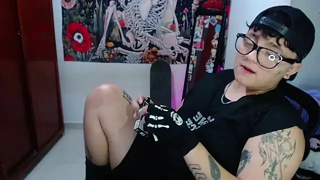 isabeautyx19 online show from 04/28/26, 02:27