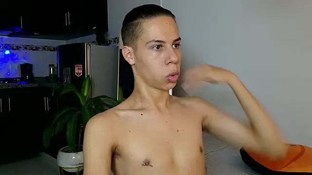 Snapshot of grey___27 chatting on 02/07/25, 11:24 grey 27 online show from 02/07/25, 11:24