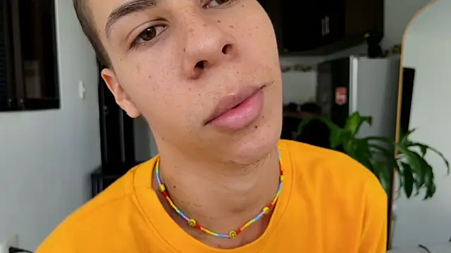 Snapshot of grey___27 chatting on 02/22/25, 02:19 grey 27 online show from 02/22/25, 02:19