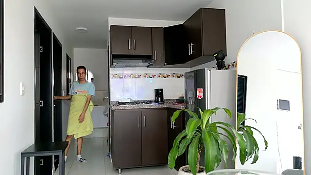 Snapshot of grey___27 chatting on 02/28/25, 10:06 grey 27 online show from 02/28/25, 10:06