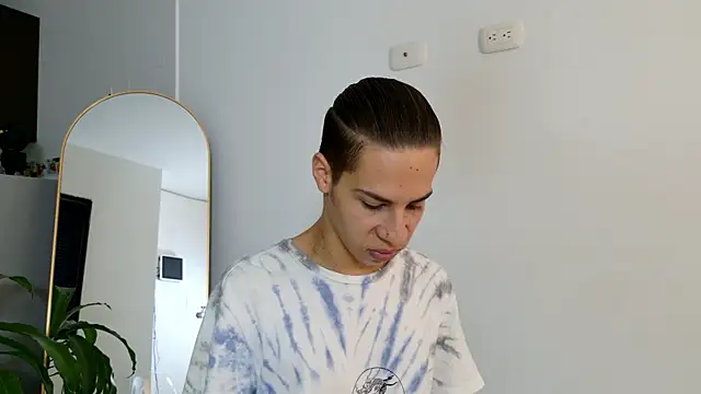 Snapshot of grey___27 chatting on 03/01/25, 11:17 grey 27 online show from 03/01/25, 11:17