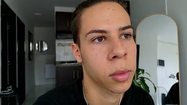 Snapshot of grey___27 chatting on 03/05/25, 03:07 grey 27 online show from 03/05/25, 03:07