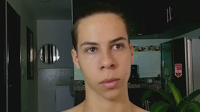 Snapshot of grey___27 chatting on 03/08/25, 11:27 grey 27 online show from 03/08/25, 11:27