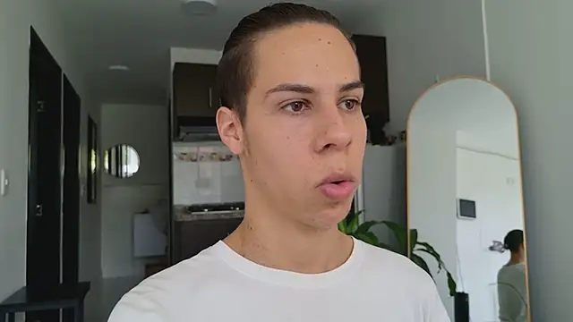 Snapshot of grey___27 chatting on 03/16/25, 08:32 grey 27 online show from 03/16/25, 08:32