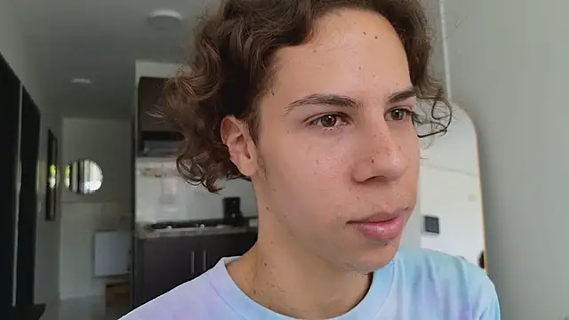 Snapshot of grey___27 chatting on 03/19/25, 05:28 grey 27 online show from 03/19/25, 05:28