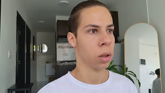 Snapshot of grey___27 chatting on 03/20/25, 02:21 grey 27 online show from 03/20/25, 02:21