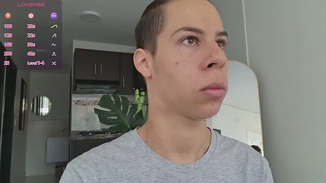 Snapshot of grey___27 chatting on 09/16/25, 11:55 grey 27 online show from 09/16/25, 11:55