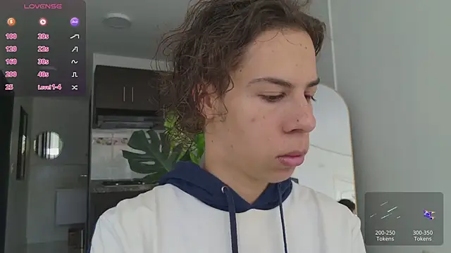 Snapshot of grey___27 chatting on 09/20/25, 12:17 grey 27 online show from 09/20/25, 12:17