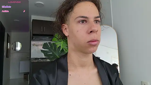 Snapshot of grey___27 chatting on 09/26/25, 12:31 grey 27 online show from 09/26/25, 12:31