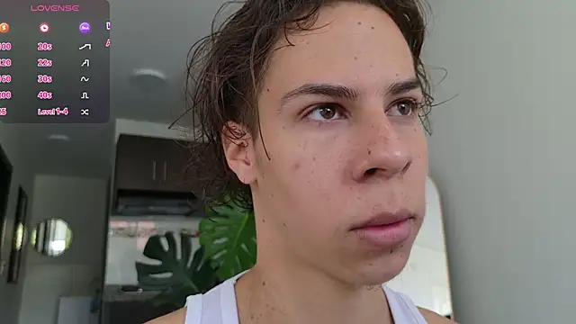 Snapshot of grey___27 chatting on 10/13/25, 03:12 grey 27 online show from 10/13/25, 03:12