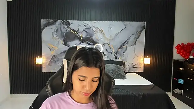 Ivy 16 online show from 02/25/25, 12:03