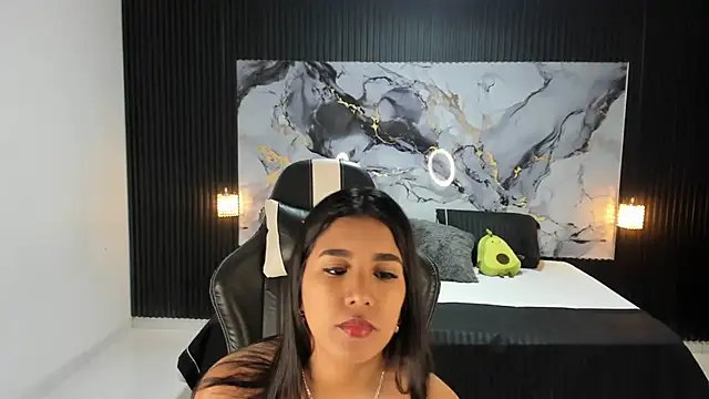 Ivy 16 online show from 03/04/25, 12:01