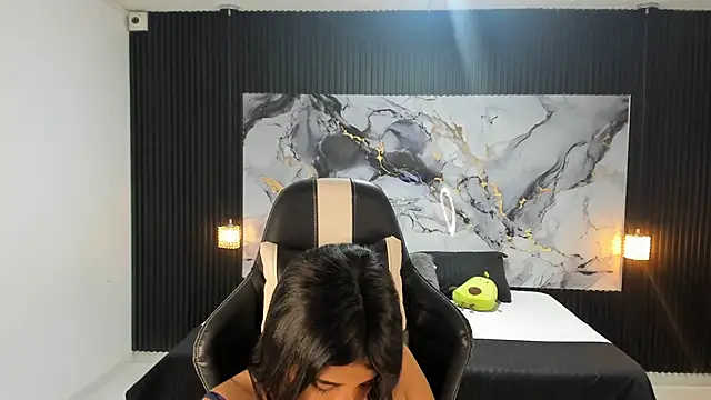 Ivy 16 online show from 09/09/25, 11:54