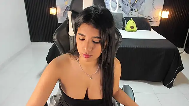 Ivy 16 online show from 11/25/25, 10:59