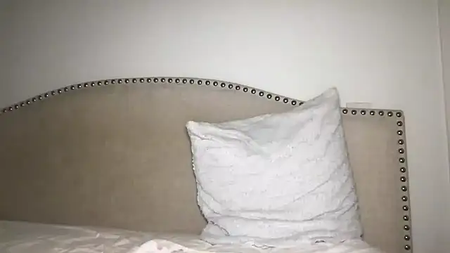 xoxcatt online show from 12/16/24, 07:26