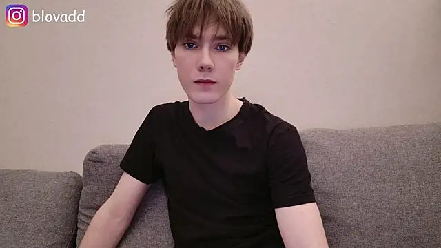 Snapshot of callmenineoneseven chatting on 02/16/26, 01:24 callmenineoneseven online show from 02/16/26, 01:24