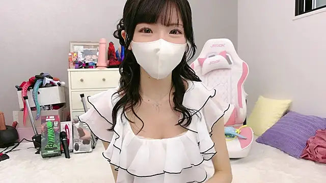 -minami- online show from 04/18/26, 03:10