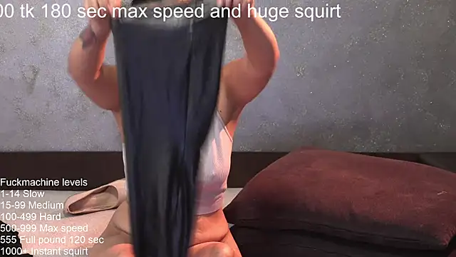 Snapshot of Alissa_bby chatting on 09/30/25, 08:30 Alissa bby online show from 09/30/25, 08:30