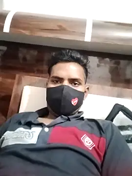 Snapshot of GaramchutLand96 chatting on 12/18/24, 05:52 GaramchutLand96 online show from 12/18/24, 05:52