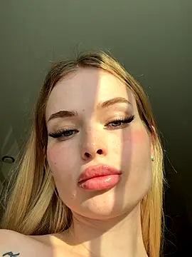 Vladamais online show from 09/30/25, 02:33