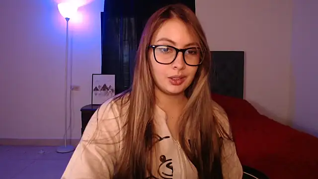 Snapshot of lalawhitte chatting on 03/18/26, 05:05 lalawhitte online show from 03/18/26, 05:05