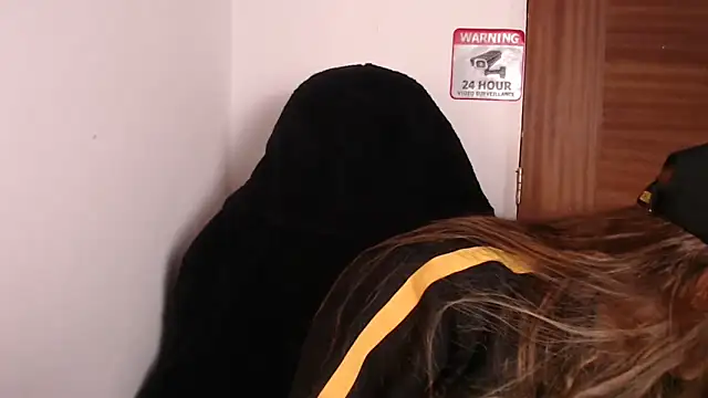 Snapshot of lalawhitte chatting on 03/19/26, 05:50 lalawhitte online show from 03/19/26, 05:50