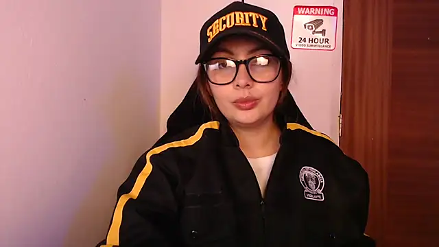 Snapshot of lalawhitte chatting on 03/24/26, 08:47 lalawhitte online show from 03/24/26, 08:47