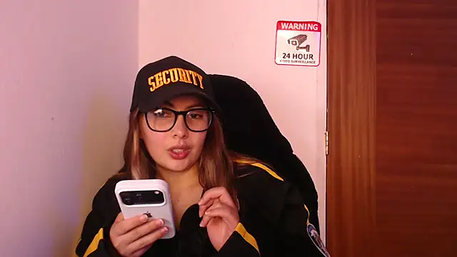 Snapshot of lalawhitte chatting on 03/25/26, 08:26 lalawhitte online show from 03/25/26, 08:26