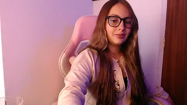 Snapshot of lalawhitte chatting on 03/27/26, 09:03 lalawhitte online show from 03/27/26, 09:03